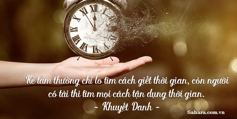 Câu nói hay về thời gian - đồng hồ cổ trên tay